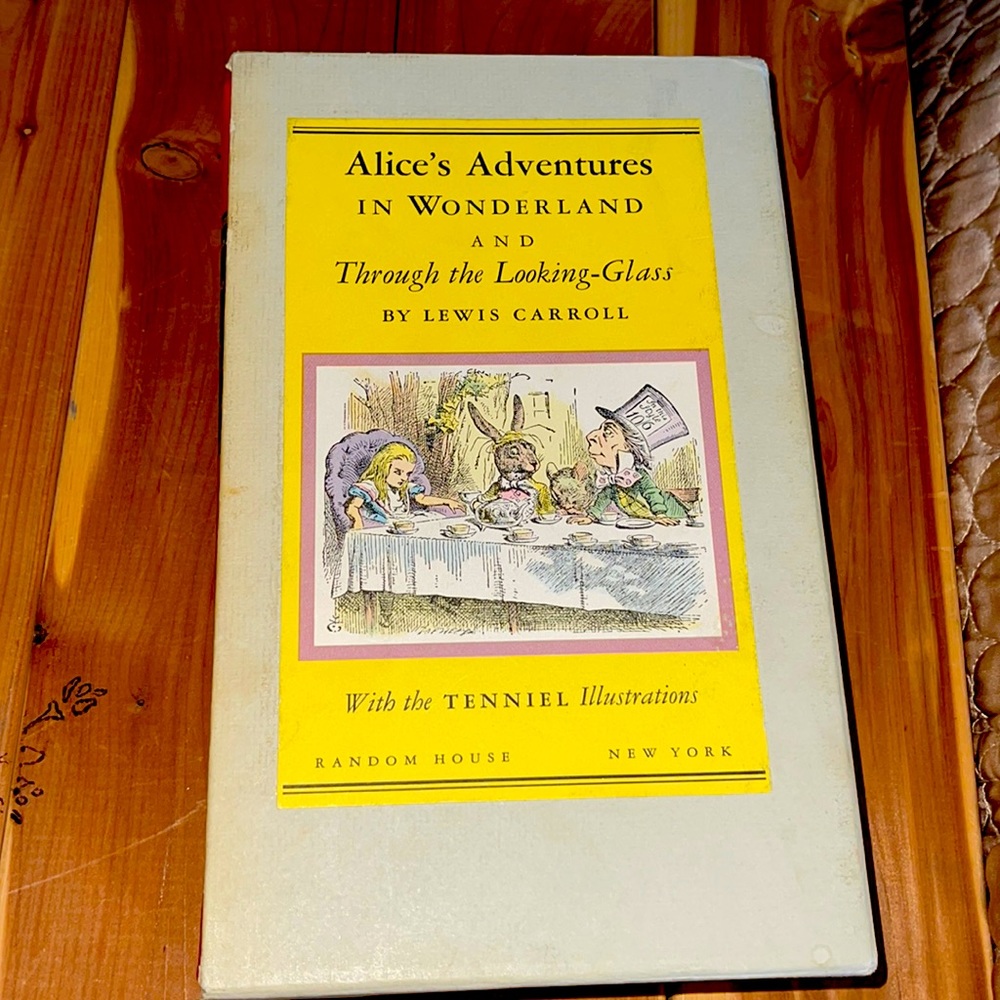 ALICE IN WONDERLAND BOOK SET